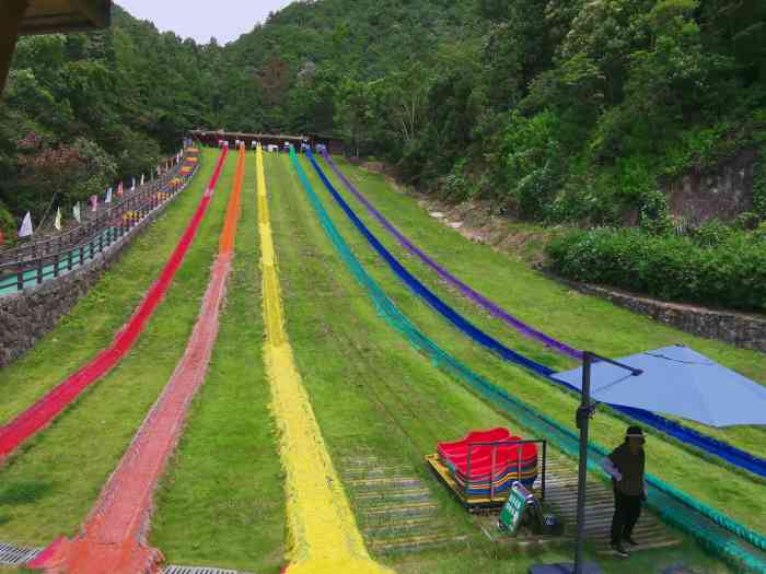 临海江南大峡谷景区-"大老远跑来这边滑草场玩哈哈哈.