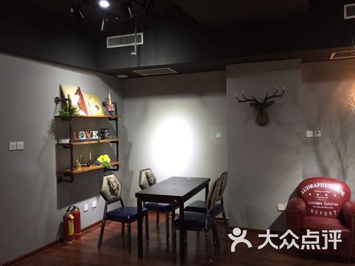 伯爵婚纱店_婚纱店(3)