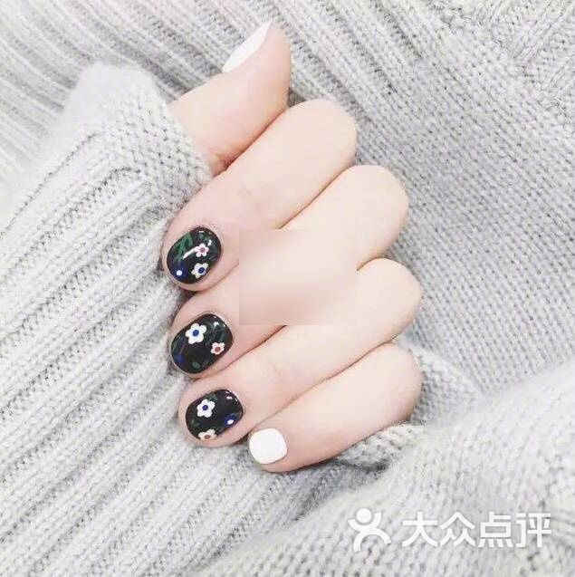 yy美吧(美甲美睫)图片 - 第1张