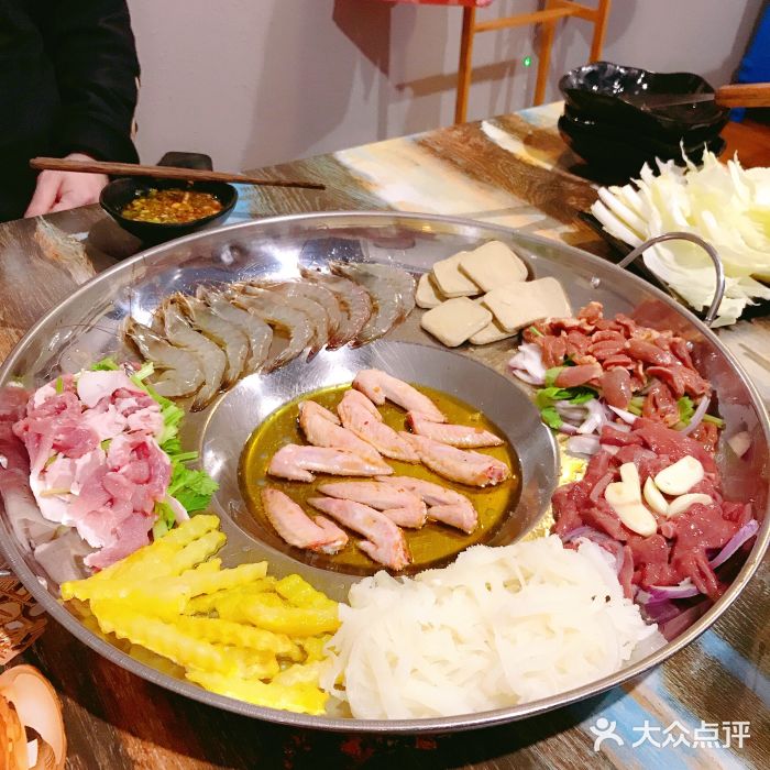 多彩贵州烙锅鸡尖图片