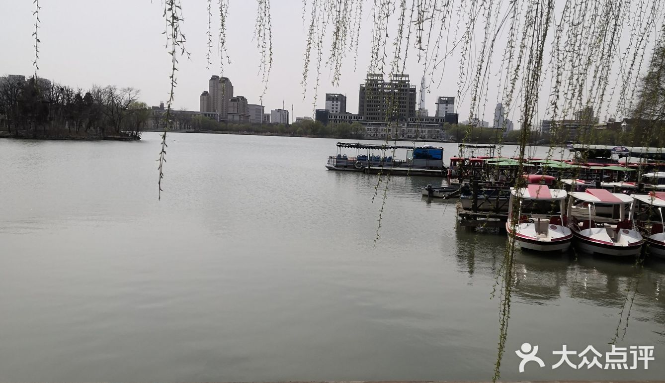 水上公园位于天津市南开区,是天津市内最大的公园