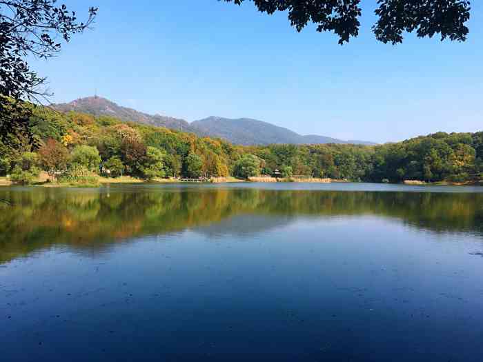 琵琶湖景区-收费停车场-"下班路上路过琵琶湖,已是黄昏时分,今天天.