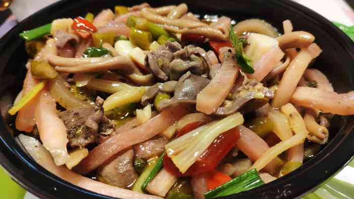 小杜鸡肠(青羊万达店"酸萝卜鸡杂真的是好好吃97!超级开胃.