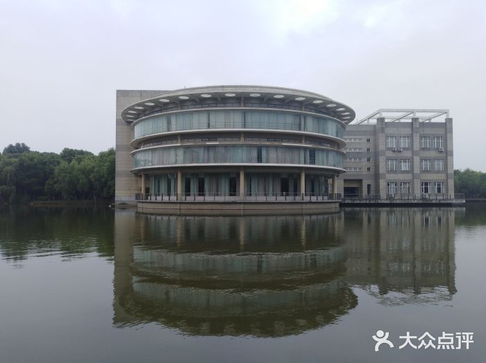 浙江万里学院(钱湖校区)图片