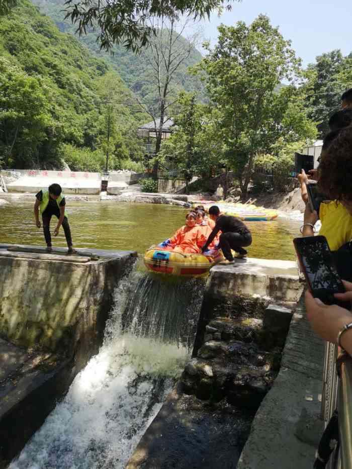 宝鸡红河谷漂流-"这是一个有味道的评论!网上公告说是