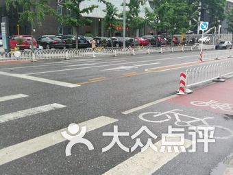 【北京华一控股大厦停车场】