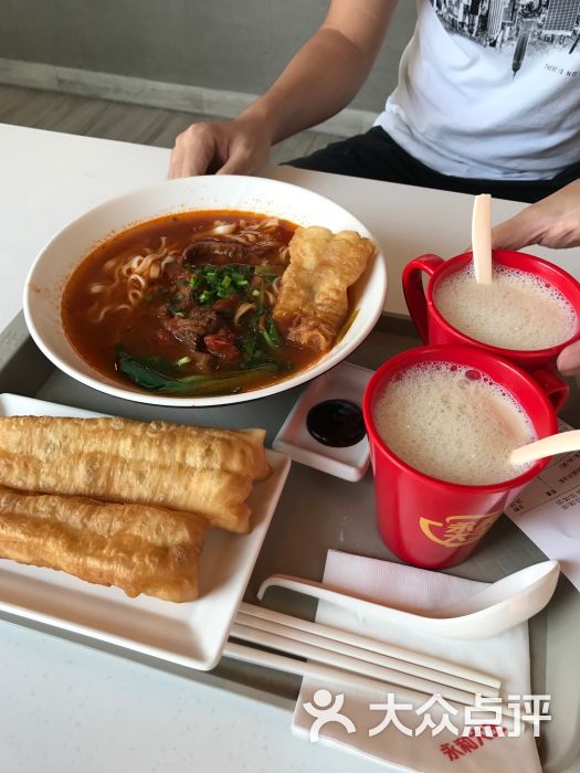 御品番茄牛肉面含油条