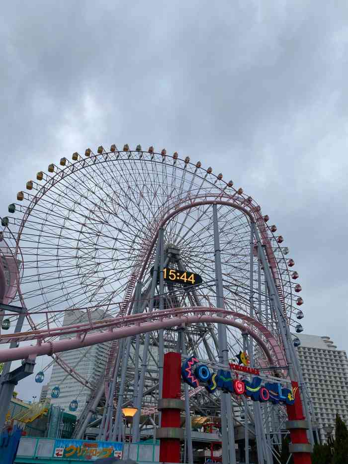 横滨摩天轮-"大摩天轮在mm21区里面,离jr樱木町不.