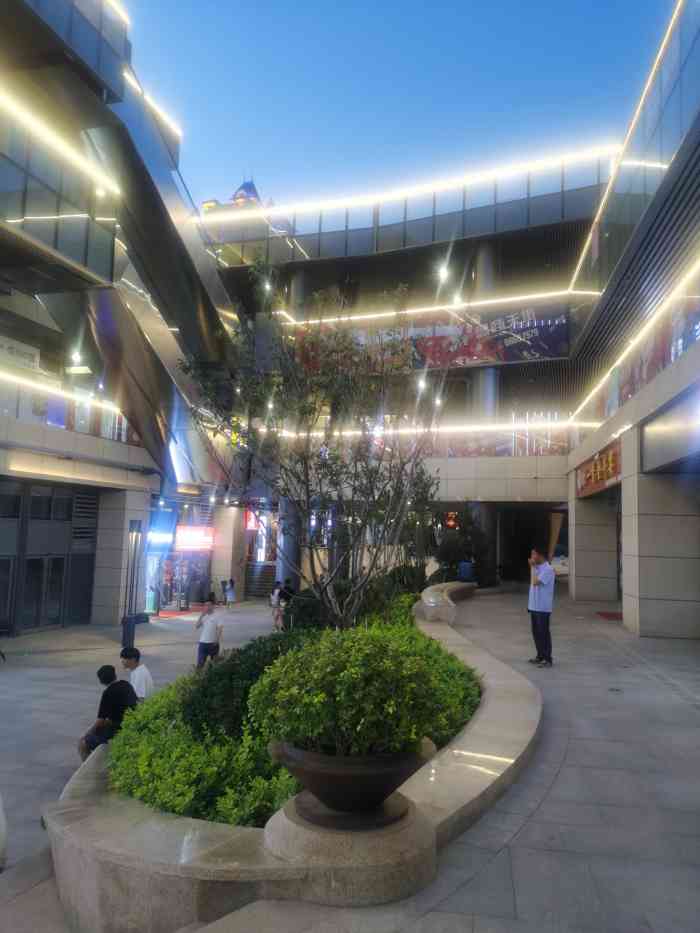 鲁商天街-"唐冶除了奥特莱斯外,终于有另外一个可以逛