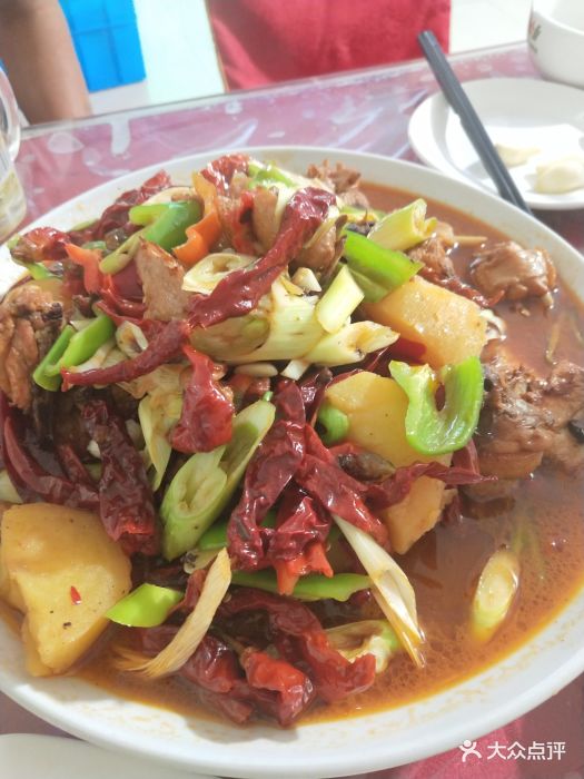 雷荣辣子鸡拌面馆-中盘鸡图片-鄯善县美食-大众点评网