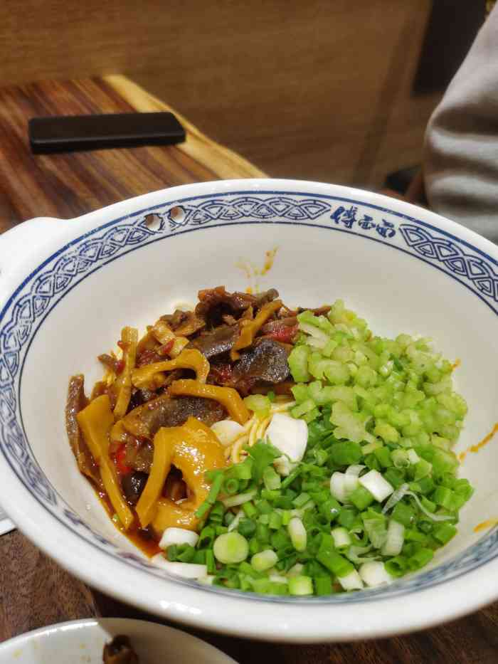 傅面面(太古里店"雨神萧敬腾家的面馆.路过且不太饿的情况.