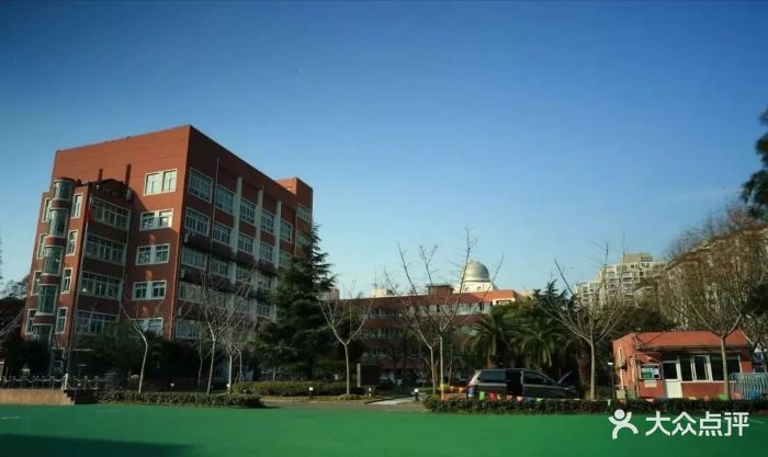 新世界实验小学(洪山校区)图片