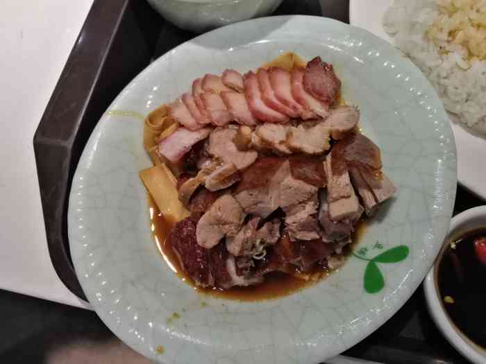 粤兴隆港式烧腊(正佳美食广场店"位置中央大道四楼正佳美食广场里