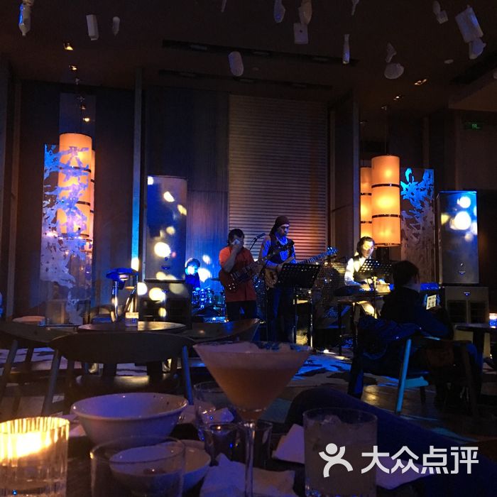 上海柏悦酒店西式酒吧