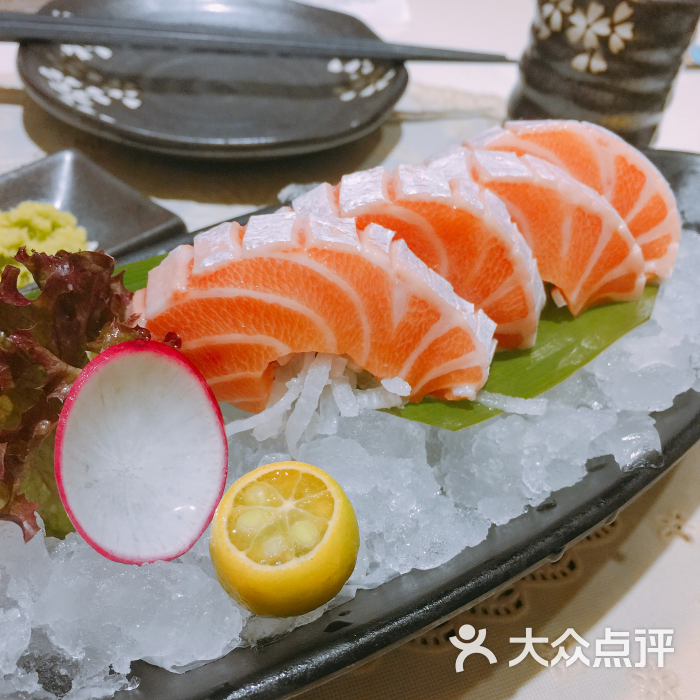 三文鱼腩刺身