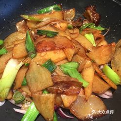 干锅腊肉土豆片