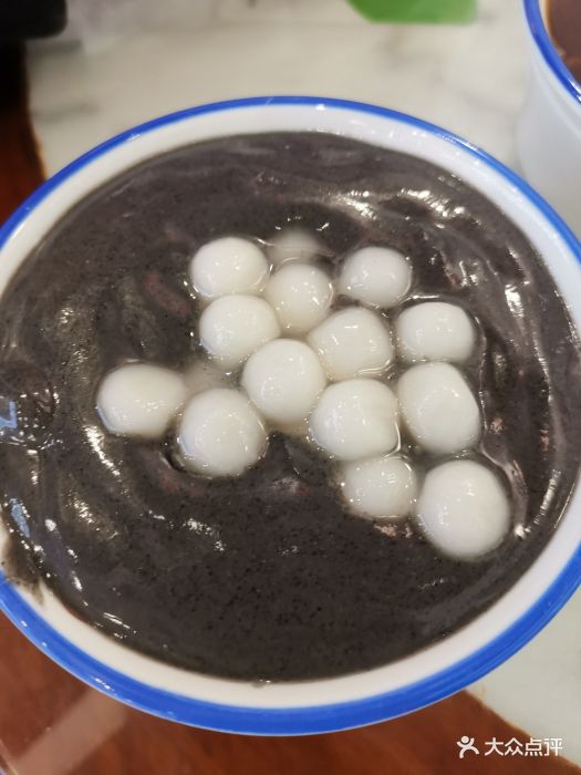 五条人糖水铺(澄江福地店)黑芝麻糊小汤圆图片