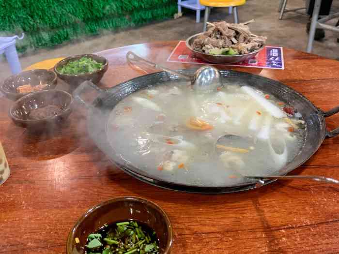 洞氮胡记羊肉馆(阳光100店"冬天吃羊肉火锅真是太爽了!