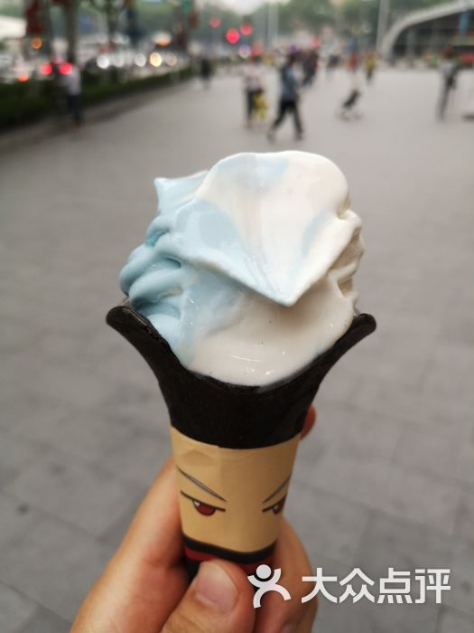 海盐双旋蛋筒冰激凌