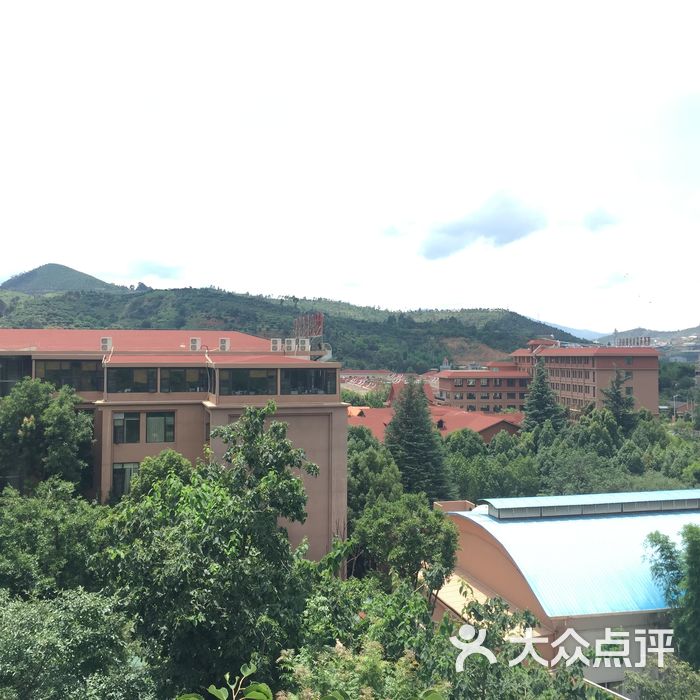 明熙苑度假山庄