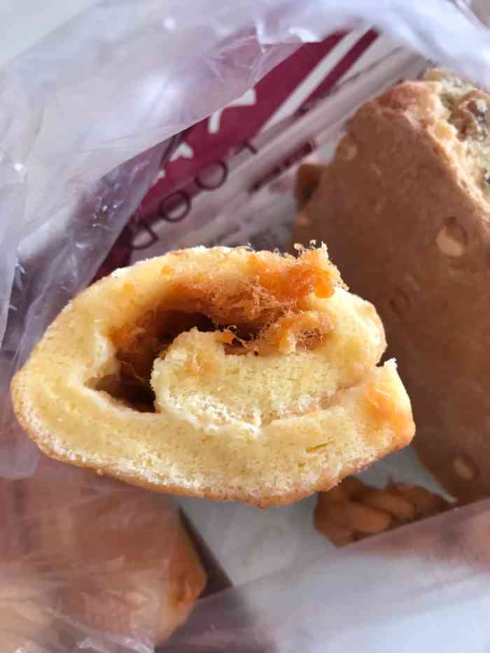 刘记食品宫廷糕点"刘记食品宫廷糕点,以前没有吃过,总是老人.