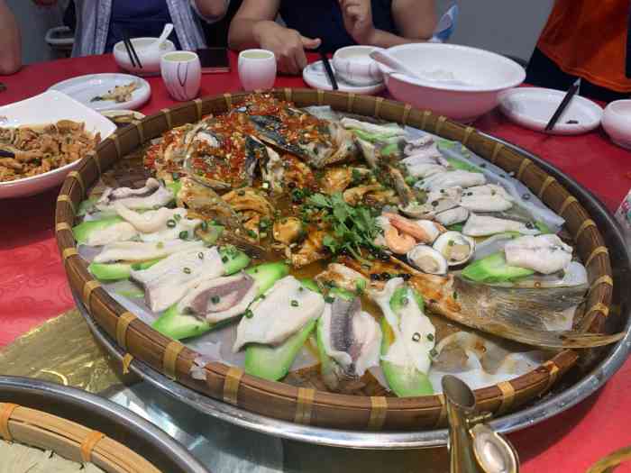 好吃,推荐特色河豚刺身,焖河豚,七彩捞鸡 ,顺德三味鱼 ,河豚木瓜椰子