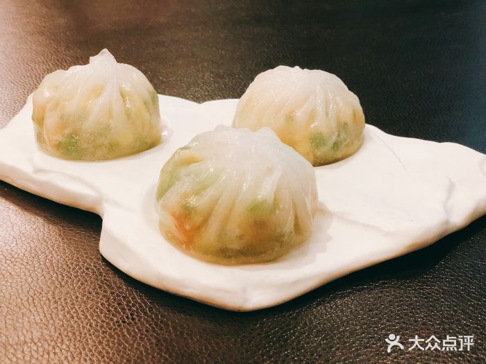 鲜虾韭菜水晶包