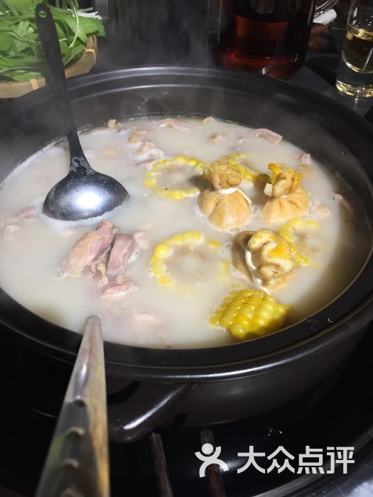 大匠工房古船木艺术餐厅·猪肚鸡图片 - 第1张