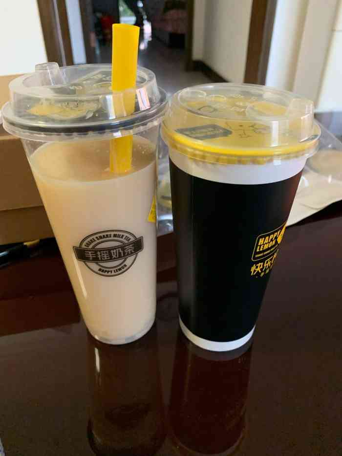 打分 我永远喜欢他们家的小芋圆奶茶 这几天一点点也可以点外卖了