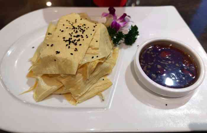娘舅大石头宁波菜(宝山路店"亲戚请客在这家吃饭 定的包厢 小包厢