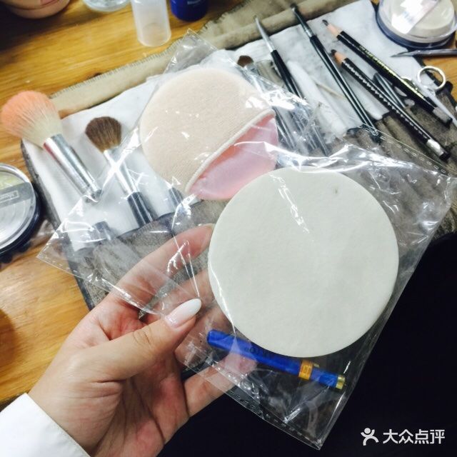 慕名而来来拍的结婚登记照,需要提前预约,.-A