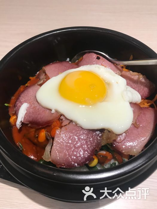 腊肉石锅拌饭