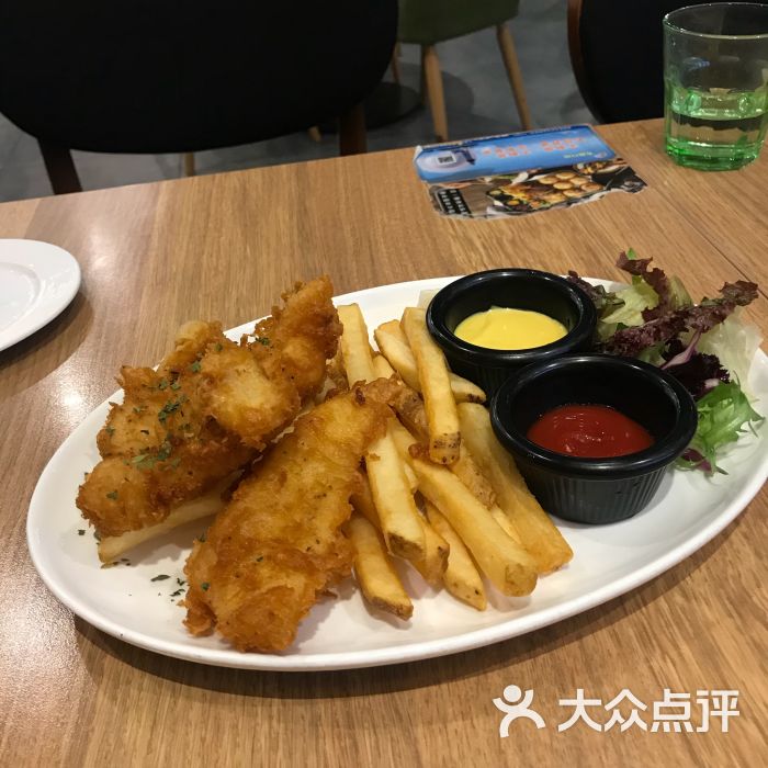 亚洲汉堡公司(恒隆广场店)英式街头炸鱼薯条图片 第1张