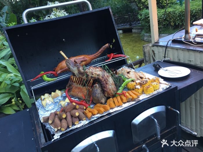 三亚银泰酒店花园木排bbq自助烧烤图片 - 第46张
