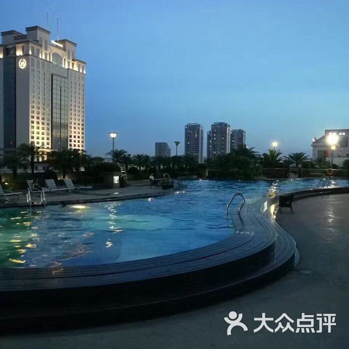 厚街国际大酒店游泳池