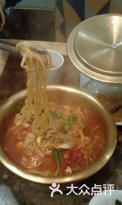 泡菜辛拉面