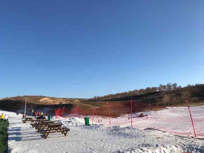 赤峰道谷南山滑雪场-"刺激!太刺激了!三岁的儿子玩
