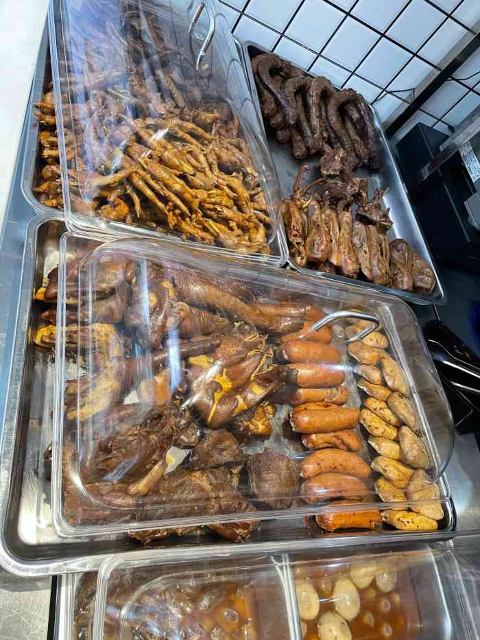 位置:位于屿后北里公交站边上,非常好找,店面不大但很好辨认卤鲜笙好