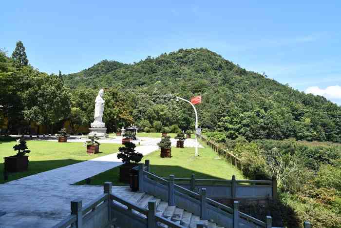 瑞岩寺森林公园"刚好清明期间,原本想去九峰山,结果九峰山.