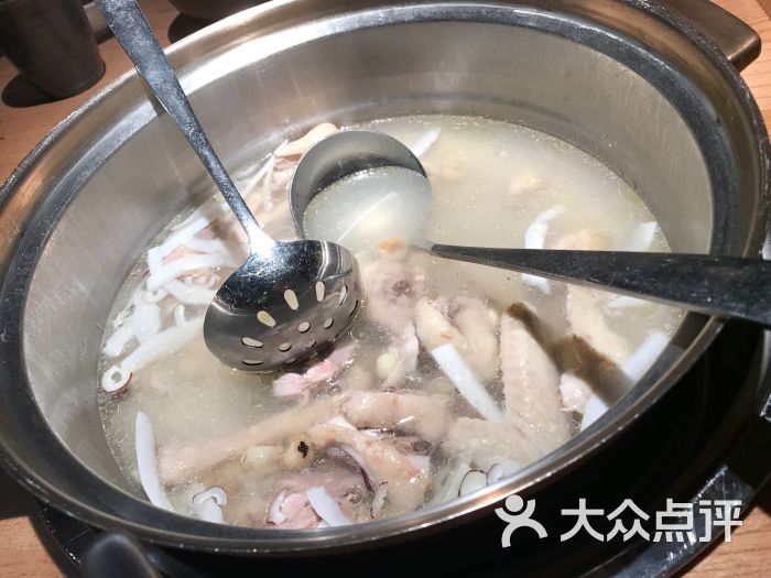 大头椰椰子鸡猪肚鸡火锅(万象城店)图片 - 第1张