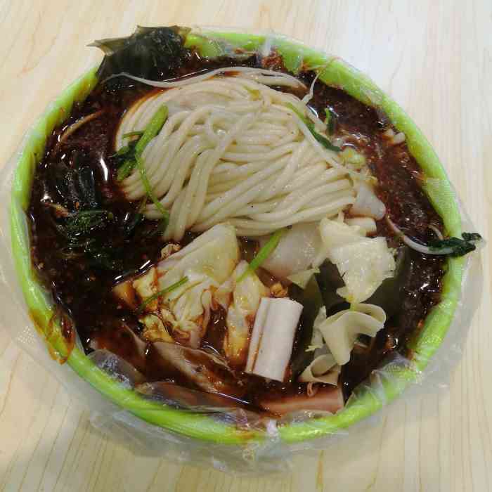 桦南满街香大碗麻辣烫-"朋友多次推荐 ,说是小时候吃的麻辣烫的味.
