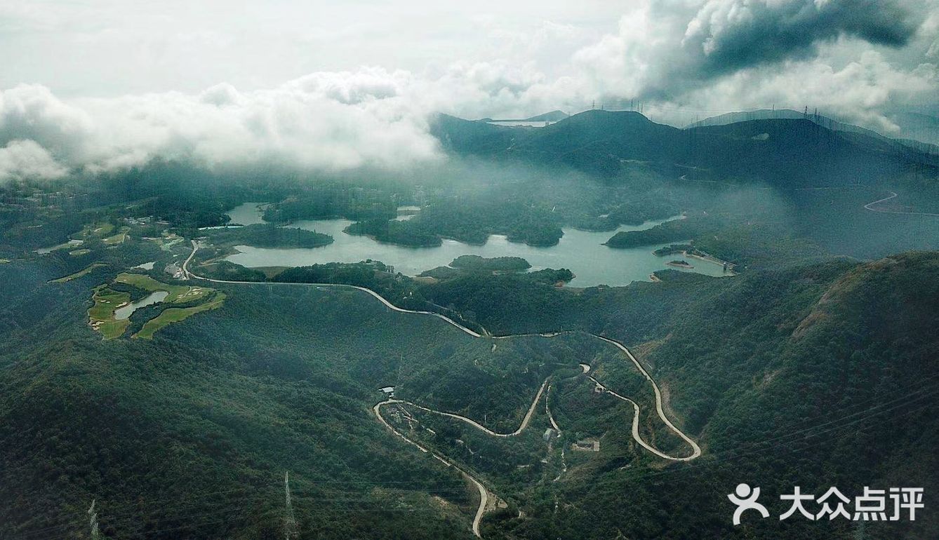 为了喘口气一路把车开到大名鼎鼎深圳秋名山三洲田水库