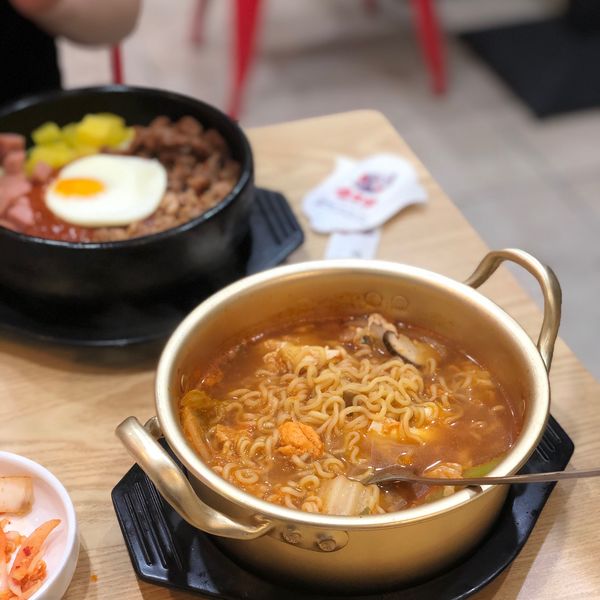 泡菜辛拉面 