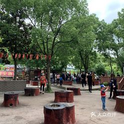 烧烤烤串 镇海区 九龙湖风景区 闻溪阁烧烤园 九龙湖烧烤是年轻人