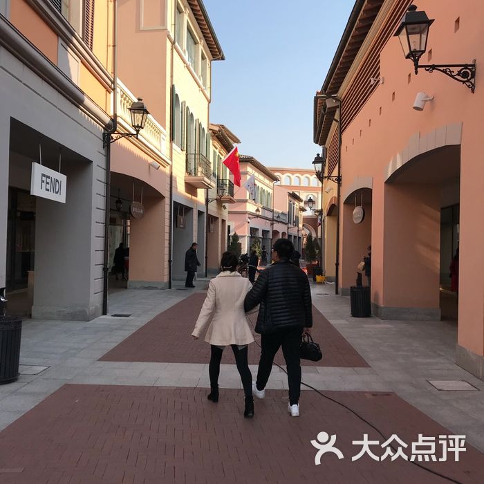 佛罗伦萨小镇京津名品奥特莱斯