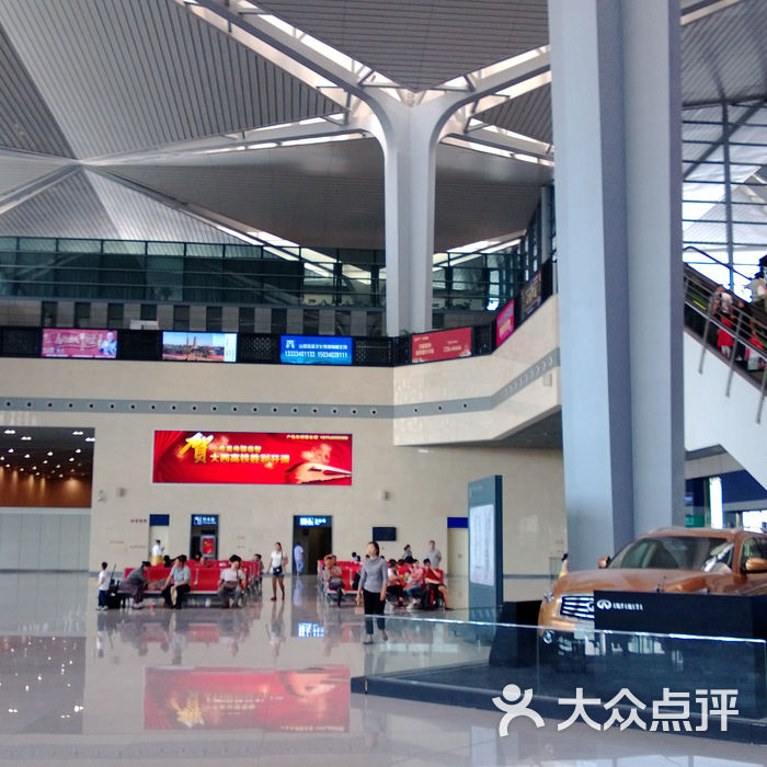太原南站进站口安检处图片-北京火车站-大众点评网