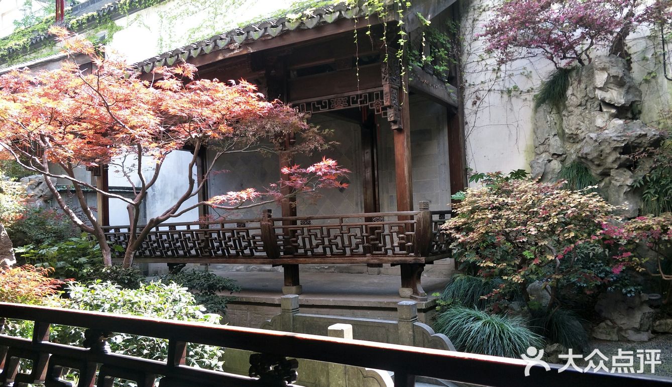 总之大户人家的院子总能将人绕晕