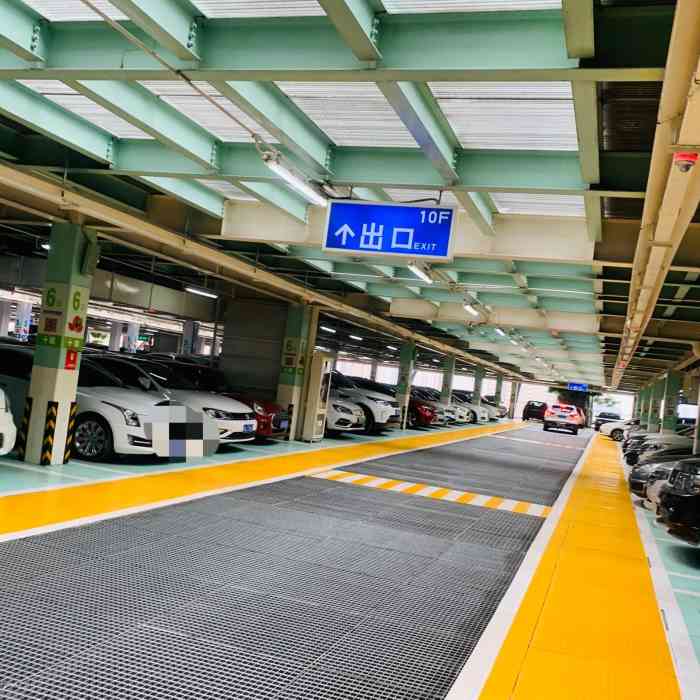 赛格停车场-"今天晚上来到赛格国际购物中心的这个场.