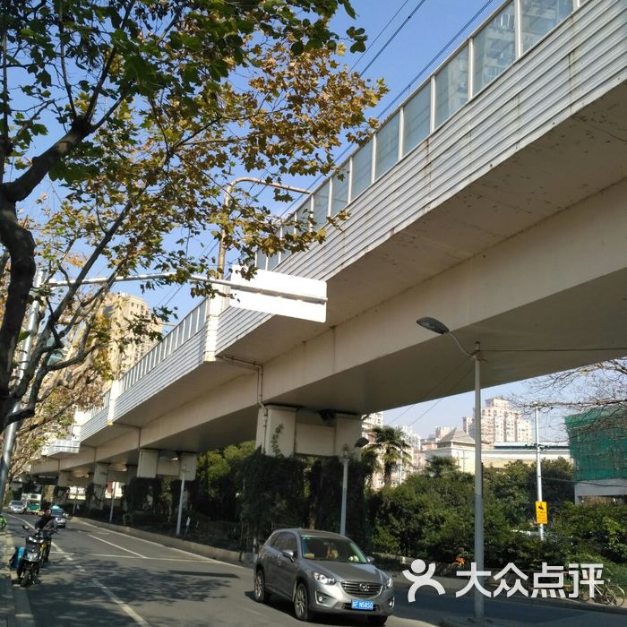 延安西路-地铁站