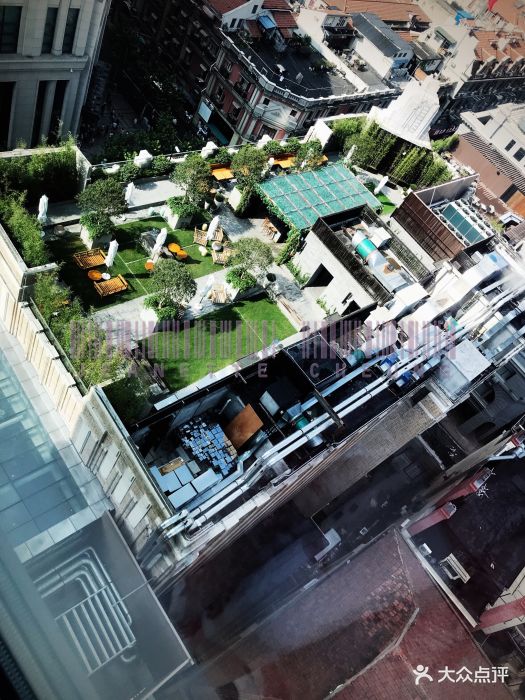 上海的EditionHotel也不例外。水疗是一个生.